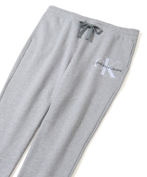Calvin Klein(カルバン・クライン)の「【Calvin Klein/カルバンクライン】 MONOGRAM FLEECE JOGGER/モノグラム プリント スウェットジョガーパンツ(スウェットパンツ・メンズ・ブラック/ヘザーグレー・S/M/L/XL)」の4枚目の写真