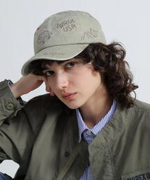 直営店限定】RHINESTONE VARSITY LOGO MESH CAP（キャップ）｜AVIREX