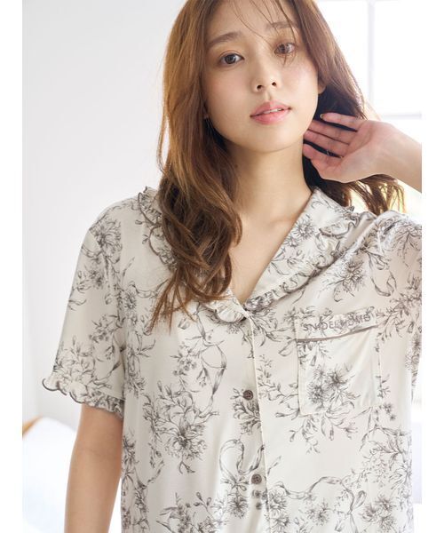 SNIDEL HOME(スナイデルホーム)の「【接触冷感】カットレーヨン開襟シャツ(ルームウェア/パジャマ・レディース・アイボリー/ライトベージュ/ピンク・F)」の10枚目の写真