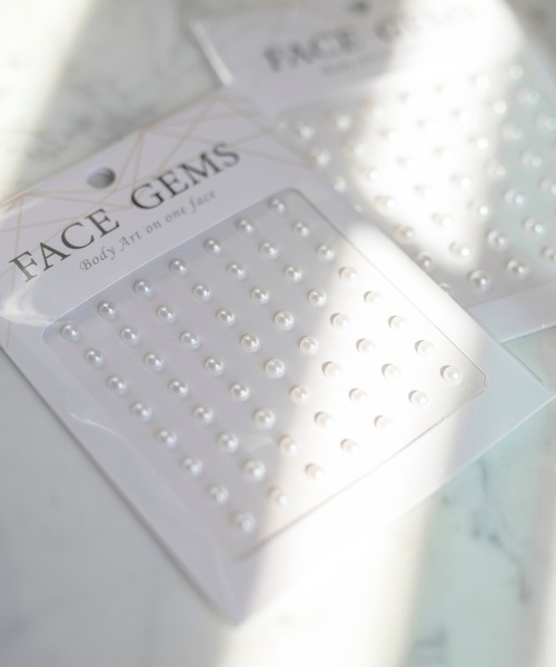 Catherine Cottage（キャサリンコテージ）の「【ZOZO限定】フェイス＆ヘア用パールシール　4シートセット（その他ヘアアクセサリー・キッズ・ホワイト・FREE）」の8枚目の写真