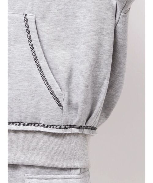 MURUA（ムルーア）の「Sarah×MURUAユニセックススウェットフーディー（パーカー・レディース・ダークグレー/グレー・FREE）」の13枚目の写真