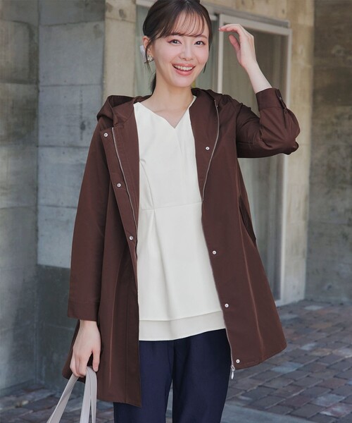 Tiaclasse（ティアクラッセ）の「レイヤードヘムペプラムブラウス（シャツ/ブラウス・レディース・ネイビー/グレイッシュベージュ/オフホワイト・S/M/L）」の19枚目の写真