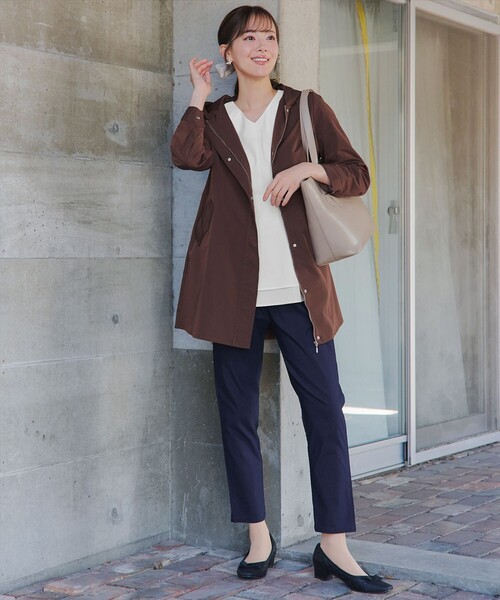 Tiaclasse（ティアクラッセ）の「レイヤードヘムペプラムブラウス（シャツ/ブラウス・レディース・ネイビー/グレイッシュベージュ/オフホワイト・S/M/L）」の20枚目の写真