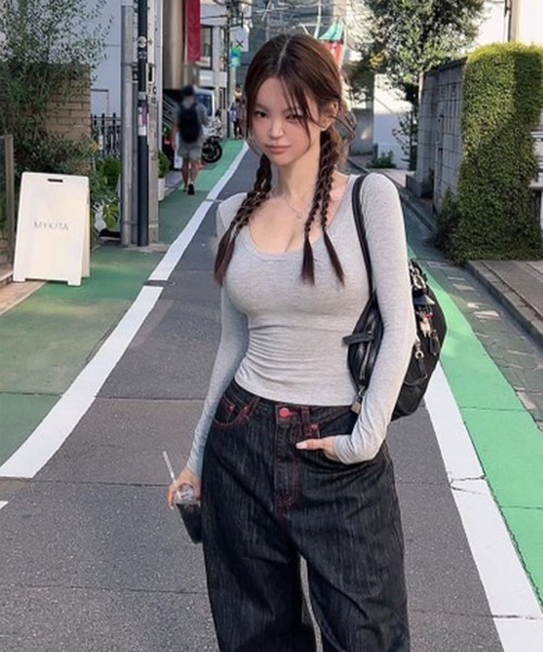 GLAMOROUS JANE(グラマラスジェーン)の「ハートステッチバッグポイントワイドデニムパンツ(デニムパンツ・レディース・ブラック・S/M/L)」の2枚目の写真