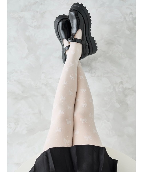 tutuanna(チュチュアンナ)の「まるで素肌のようなフェイクタイツ80デニール(ドット×リボン柄)(タイツ/ストッキング・レディース・ブラック/オフホワイト・M-L)」の16枚目の写真