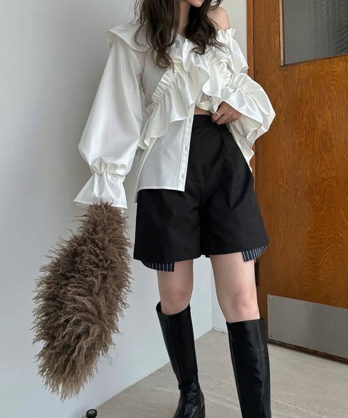 WILLFULLY（ウィルフリー）の「frill cross asymmetry BL（シャツ/ブラウス・レディース・アイボリー/ブラック/インディゴブルー・FREE）」の5枚目の写真