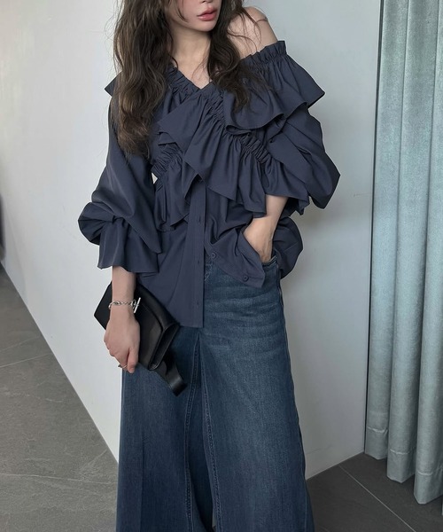 WILLFULLY（ウィルフリー）の「frill cross asymmetry BL（シャツ/ブラウス・レディース・アイボリー/ブラック/インディゴブルー・FREE）」の14枚目の写真