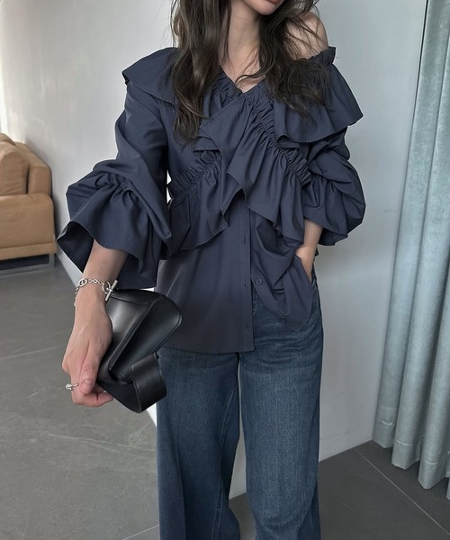 WILLFULLY（ウィルフリー）の「frill cross asymmetry BL（シャツ/ブラウス・レディース・アイボリー/ブラック/インディゴブルー・FREE）」の17枚目の写真