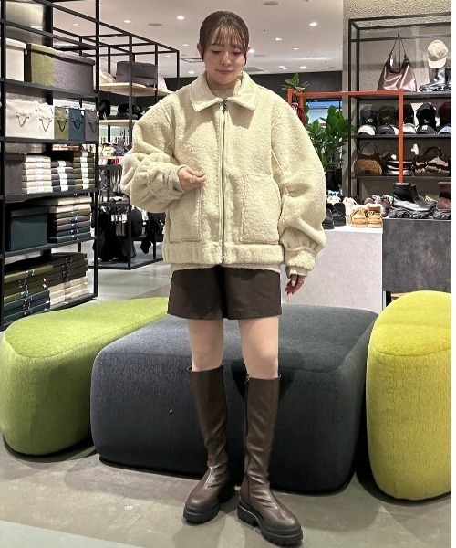 JEANASIS(ジーナシス)の「リバーシブルモンスターブルゾン/601819(ブルゾン・レディース・ブラウン/アイボリー/ブラック・FREE)」の17枚目の写真