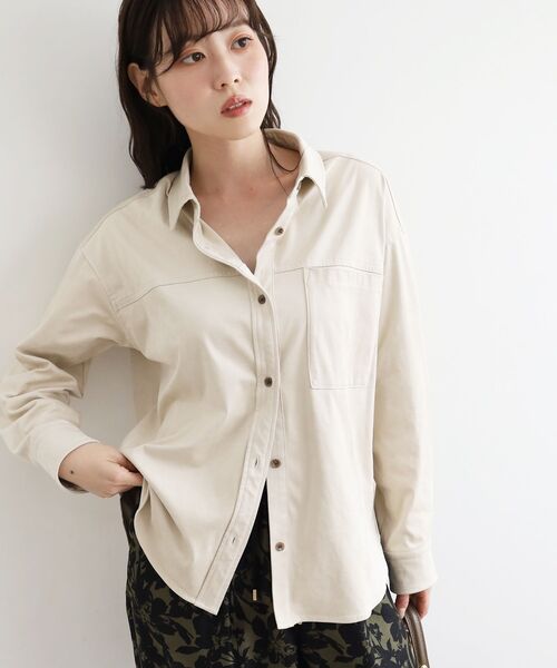 le.coeur blanc(ルクールブラン)の「リバーフェイクスエードオーバーシャツ(シャツ/ブラウス・レディース・キャメル/ベージュ・38)」の2枚目の写真