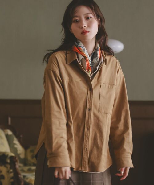 le.coeur blanc(ルクールブラン)の「リバーフェイクスエードオーバーシャツ(シャツ/ブラウス・レディース・キャメル/ベージュ・38)」の20枚目の写真