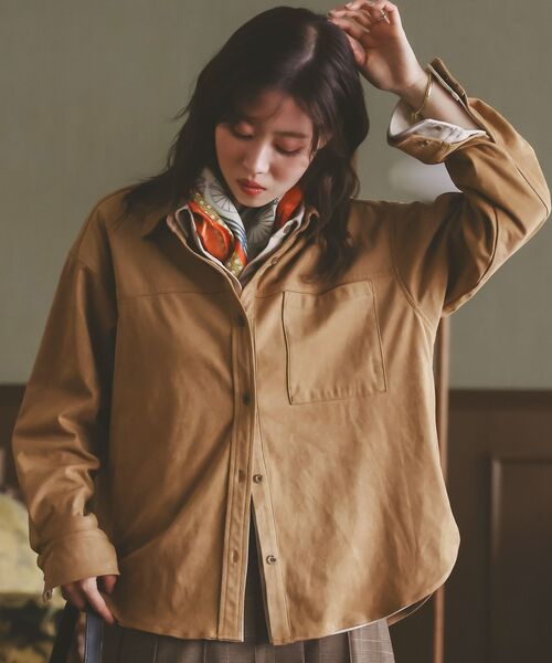 le.coeur blanc(ルクールブラン)の「リバーフェイクスエードオーバーシャツ(シャツ/ブラウス・レディース・キャメル/ベージュ・38)」の17枚目の写真