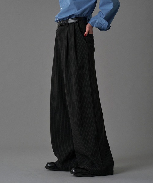 ONCILY（オンシェリー）の「【SET UP可能】TWO-TUCK BAGGY SLACKS / ツータックバギースラックス（スラックス・メンズ・ブラック/ネイビー/ブラウン系その他/ブラック系その他・LARGE/MEDIUM/SMALL）」の6枚目の写真