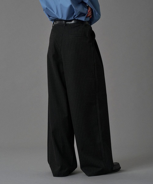 ONCILY（オンシェリー）の「【SET UP可能】TWO-TUCK BAGGY SLACKS / ツータックバギースラックス（スラックス・メンズ・ブラック/ネイビー/ブラウン系その他/ブラック系その他・LARGE/MEDIUM/SMALL）」の8枚目の写真