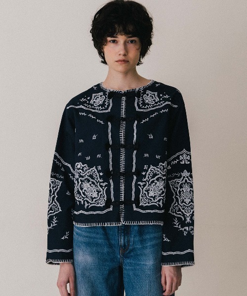 CREDONA(クレドナ)の「VENEZIA LACE BLOUSE/ヴェネツィアレースブラウス(シャツ/ブラウス・レディース・ネイビー/ホワイト・FREE)」の2枚目の写真