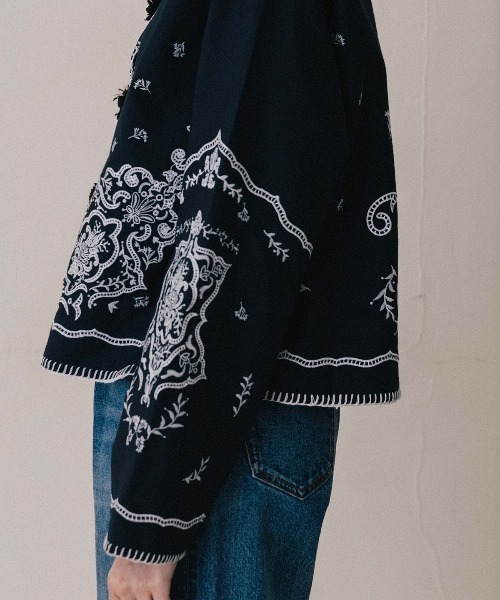 CREDONA(クレドナ)の「VENEZIA LACE BLOUSE/ヴェネツィアレースブラウス(シャツ/ブラウス・レディース・ネイビー/ホワイト・FREE)」の8枚目の写真