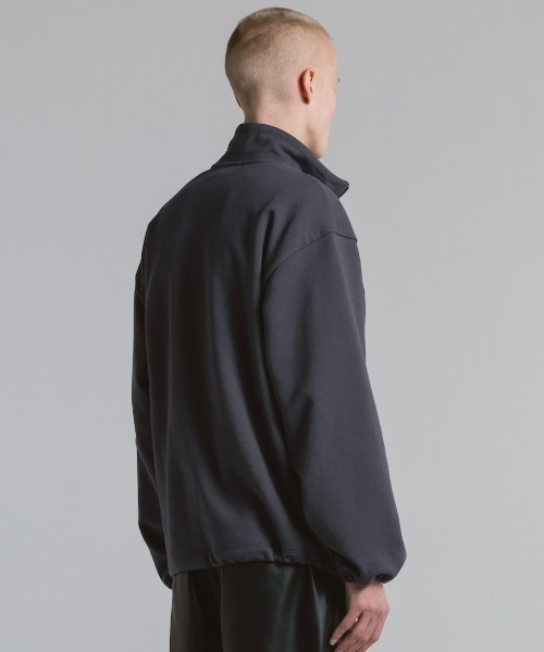 CINOH（チノ）の「HELENE SWEAT HALF ZIP PULLOVER（スウェット・メンズ・グレー/ブラック・46/44）」の17枚目の写真