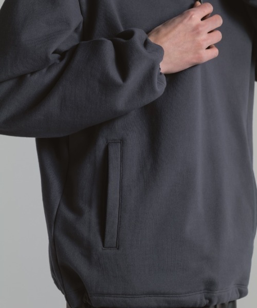 CINOH（チノ）の「HELENE SWEAT HALF ZIP PULLOVER（スウェット・メンズ・グレー/ブラック・46/44）」の19枚目の写真