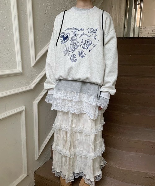 Sibra（シブラ）の「刺繍グラフィックスウェット／ゆったりシルエット・ラフ可愛い一枚（スウェット・レディース・ライトグレー/グレー・M）」の4枚目の写真