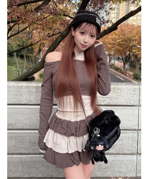 Darich（ダーリッチ）の「オフショルレイヤードリブトップス（その他トップス・レディース・チャコールグレー/ピンク/モカ・FREE）」の12枚目の写真