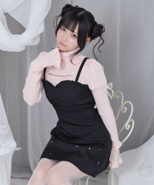 Honey Cinnamon(ハニーシナモン)の「カットアウトラインストーンタートルニット(ニット/セーター・レディース・ブラック/ホワイト/ピンク・FREE)」の3枚目の写真