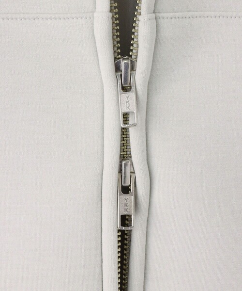 allureville(アルアバイル)の「◇エアクッションフーディー(パーカー・レディース・ライトグレー/チャコールグレー・2)」の6枚目の写真