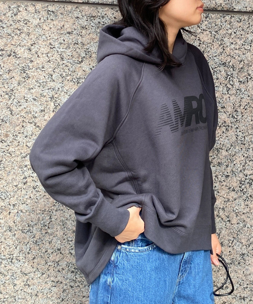 AMERICANA(アメリカーナ)の「【AMERICANA×MICA&DEAL/ アメリカーナ×マイカ】parka 裏起毛ロゴパーカー/ スウェット / フーディー(パーカー・レディース・ダークネイビー/チャコールグレー/ブラウン・フリー)」の9枚目の写真