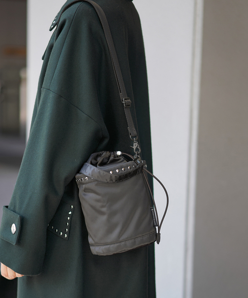 IENA（イエナ）の「MACKINTOSH/マッキントッシュ ANNAN BUCKET STUDS BAG バッグ A252SS1011BAPA（クラッチバッグ・レディース・カーキ・FREE）」の6枚目の写真