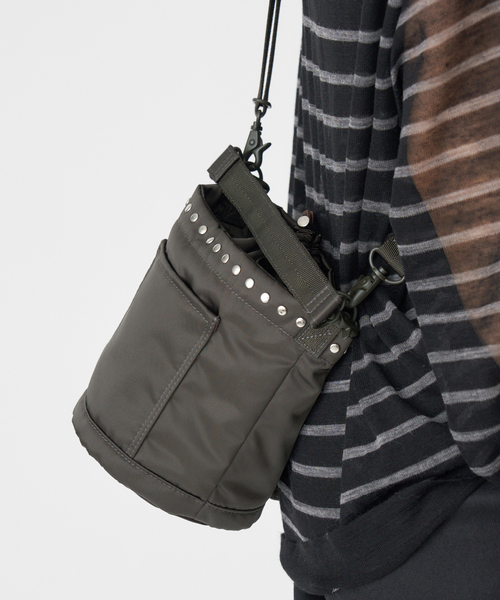 IENA（イエナ）の「MACKINTOSH/マッキントッシュ ANNAN BUCKET STUDS BAG バッグ A252SS1011BAPA（クラッチバッグ・レディース・カーキ・FREE）」の17枚目の写真