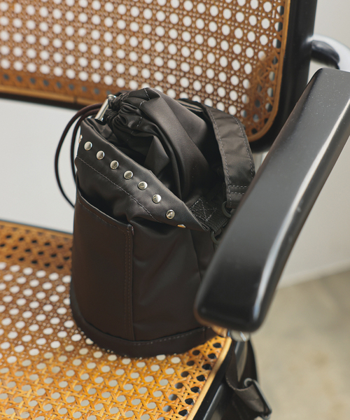 IENA（イエナ）の「MACKINTOSH/マッキントッシュ ANNAN BUCKET STUDS BAG バッグ A252SS1011BAPA（クラッチバッグ・レディース・カーキ・FREE）」の20枚目の写真