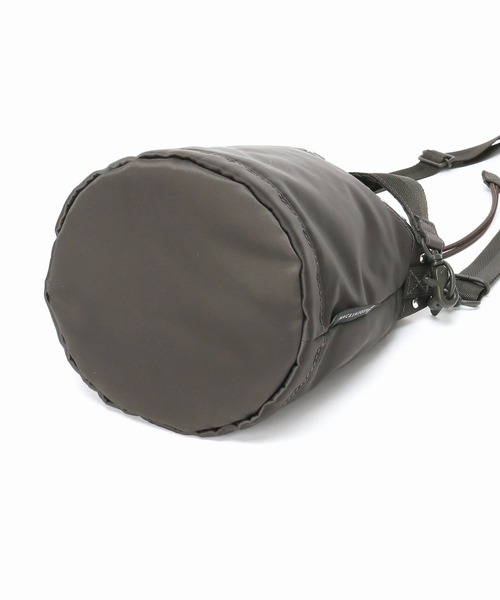 IENA（イエナ）の「MACKINTOSH/マッキントッシュ ANNAN BUCKET STUDS BAG バッグ A252SS1011BAPA（クラッチバッグ・レディース・カーキ・FREE）」の4枚目の写真