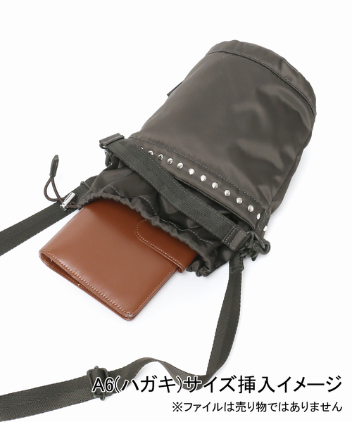 IENA（イエナ）の「MACKINTOSH/マッキントッシュ ANNAN BUCKET STUDS BAG バッグ A252SS1011BAPA（クラッチバッグ・レディース・カーキ・FREE）」の5枚目の写真