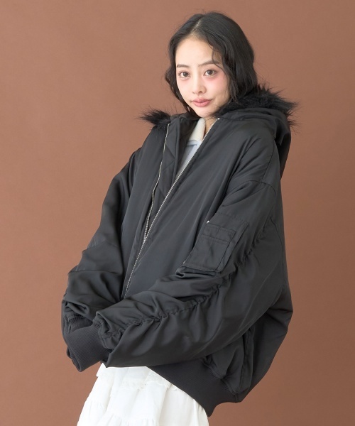 Mi-je（ミジェ）の「フードファーブルゾン【韓国ファッション】（ブルゾン・レディース・ブラック/グレー・F）」の3枚目の写真