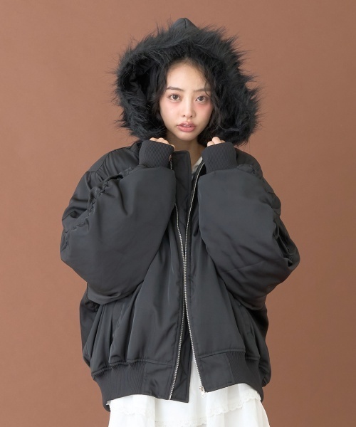Mi-je（ミジェ）の「フードファーブルゾン【韓国ファッション】（ブルゾン・レディース・ブラック/グレー・F）」の4枚目の写真