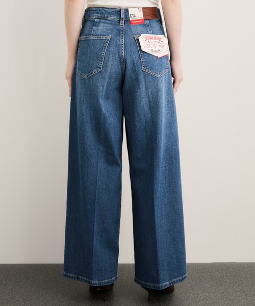 GUESS JEANS(ゲスジーンズ)の「【GUESS(ゲス)】PLEATED EXTRA WIDE LEG(デニムパンツ・レディース・ブルー系その他3/ブラック系その他・M/L/S)」の7枚目の写真