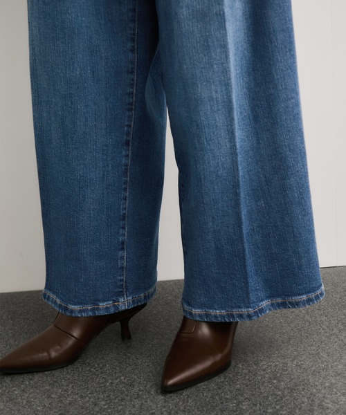 GUESS JEANS(ゲスジーンズ)の「【GUESS(ゲス)】PLEATED EXTRA WIDE LEG(デニムパンツ・レディース・ブルー系その他3/ブラック系その他・M/L/S)」の12枚目の写真