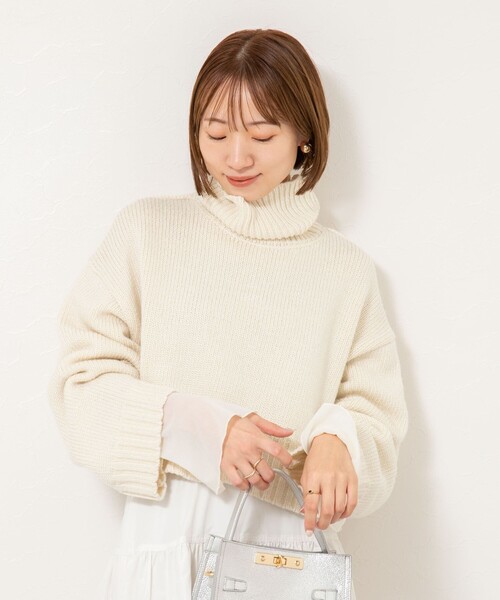NOLLEY’S Sophi（ノーリーズソフィ）の「ブライト紡毛サイドジップショート丈タートルネック（その他トップス・レディース・ダークネイビー/オフホワイト・38）」の17枚目の写真