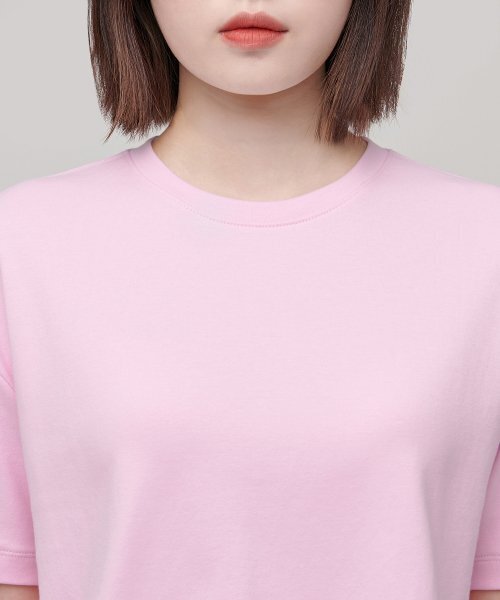 MUSINSA STANDARD WOMAN（ムシンサスタンダードウーマン）の「ウィメンズリラックスフィットクルーネッククロップTシャツ[ピンク]（Tシャツ/カットソー・レディース・その他・SMALL/MEDIUM/LARGE/X-SMALL）」の3枚目の写真