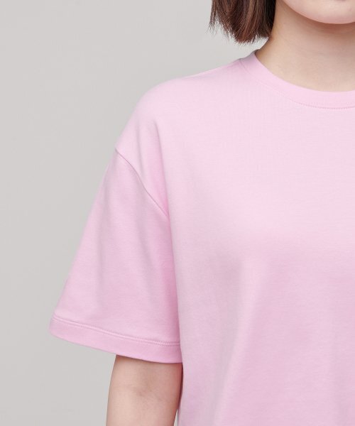 MUSINSA STANDARD WOMAN（ムシンサスタンダードウーマン）の「ウィメンズリラックスフィットクルーネッククロップTシャツ[ピンク]（Tシャツ/カットソー・レディース・その他・SMALL/MEDIUM/LARGE/X-SMALL）」の5枚目の写真