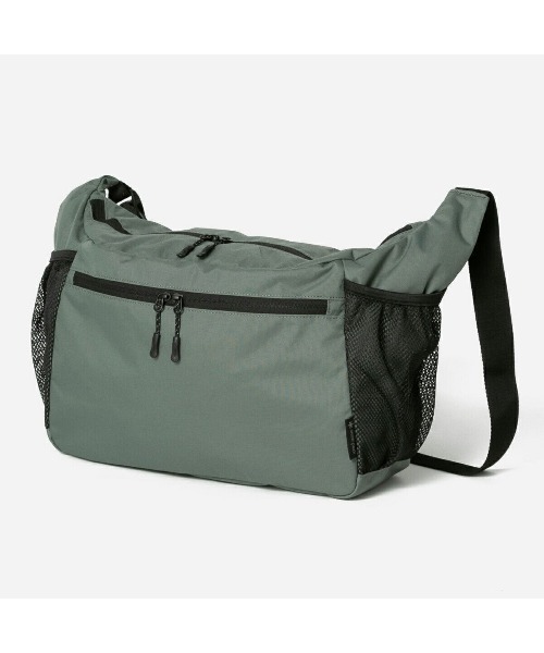 Snow Peak(スノーピーク)の「SNOW PEAK EVERYDAY USE MIDDLE SHOULDER BAG / スノーピーク エブリデイ ユーズ ミドル ショルダー バッグ / AC-25SU403(ショルダーバッグ・メンズ・ブラック/カーキ/グレー・FREE)」の3枚目の写真