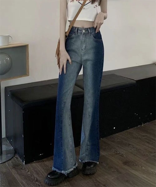 i-dare(アイディア)の「【i-dare】バイカラーデザインフレアデニムパンツ(デニムパンツ・レディース・ブルー・SMALL/MEDIUM/LARGE/X-LARGE)」の4枚目の写真