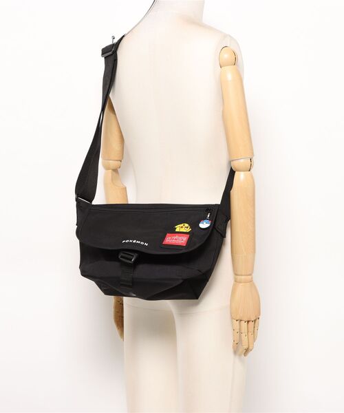 Manhattan Portage（マンハッタンポーテージ）の「NYLON MESSENGER BAG (SM) FZP Pokemon 25（メッセンジャーバッグ・メンズ・ブラック・SMALL）」の19枚目の写真