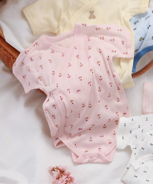 apres les cours（アプレレクール）の「ベビー半袖リブグレコ肌着　ワンポイント・総柄（肌着・キッズ・クリーム/ピンク/サックスブルー/アイボリー/ベビーピンク/オフホワイト・80/70）」の6枚目の写真