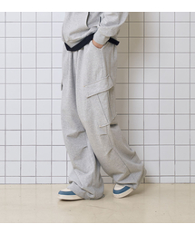 WILDROCK（ワイルドロック）の「Diagonal Cargo Pocket Pants_Dark Gray（スウェットパンツ・メンズ）」