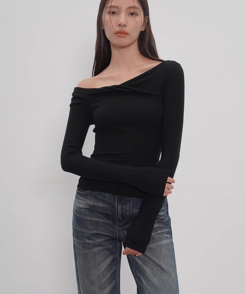 EIGHTHMONTH(エイスマンス)の「オフショルダーツイストトップスEM25a154【EIGHTHMONTH】(Tシャツ/カットソー・レディース・ブラック/ダークブラウン・M/S)」の10枚目の写真