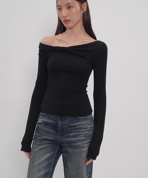 EIGHTHMONTH(エイスマンス)の「オフショルダーツイストトップスEM25a154【EIGHTHMONTH】(Tシャツ/カットソー・レディース・ブラック/ダークブラウン・M/S)」の12枚目の写真