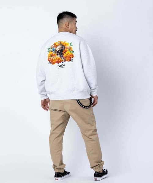 reversal.dogi.design.works(リバーサル・ドーギ・デザイン・ワークス)の「<reversal/リバーサル>MARIGOLD SKULL OVER SIZE CREW NECK(スウェット・メンズ・ライトグレー/ブラック・MEDIUM/LARGE/X-LARGE)」の12枚目の写真