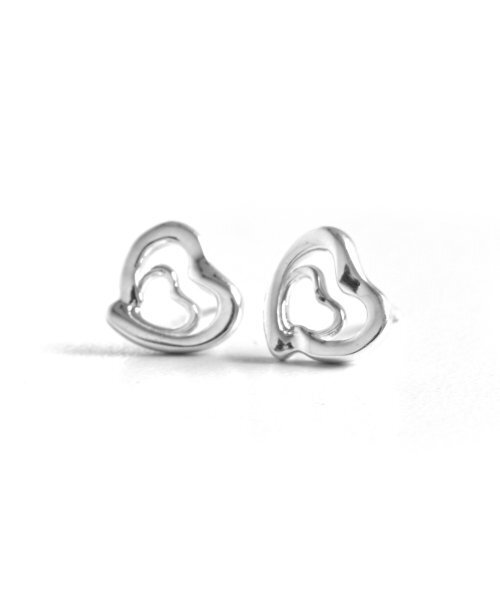 Tou（ティーオーユー）の「[Silver925] WE026 Double heart earring（ピアス（両耳用）・レディース・シルバー・FREE）」の2枚目の写真