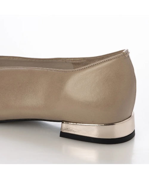 Mode et Jacomo（モードエジャコモ）の「Uカットフラットプレーンパンプス（パンプス・レディース・ブラック/デザートカモ/ピンク系その他2・22.5cm/23cm/23.5cm/24cm/24.5cm）」の8枚目の写真