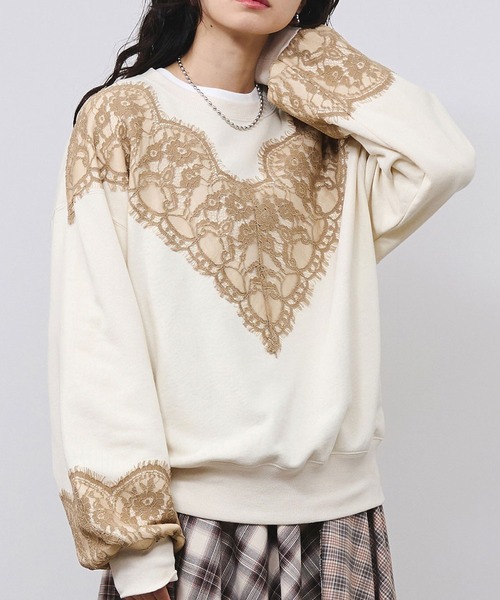 ROSE BUD（ローズバッド）の「LACE SWEAT（スウェット・レディース・オレンジ/オフホワイト/チャコールグレー・ONE SIZE）」の2枚目の写真